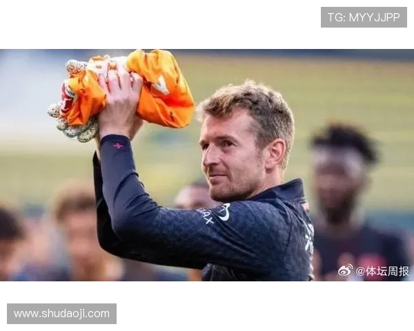 罗马诺：摩纳哥已与赫拉德茨基达成个人协议 正在与勒沃库森洽谈转会